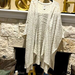 MOSSIMO cream L/XL poncho style sweater open front good condition
